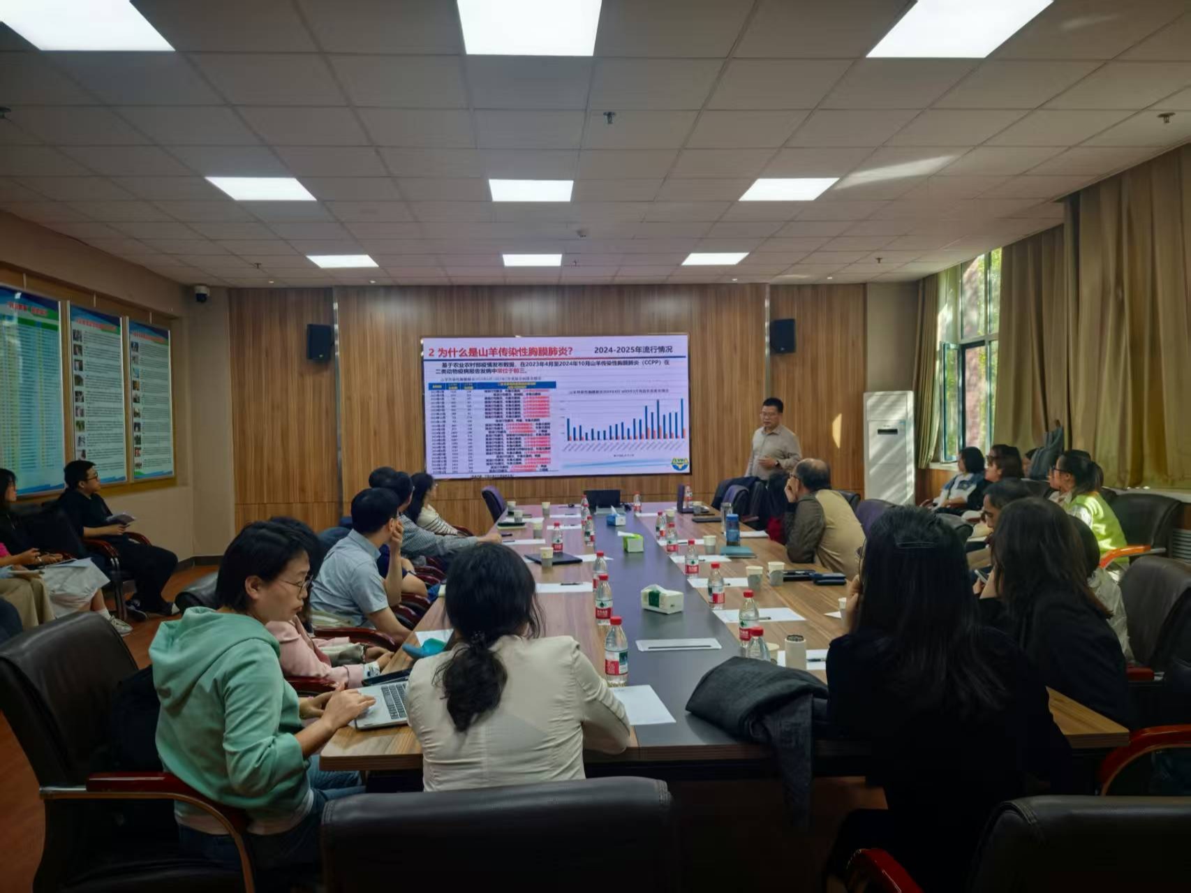 生命科学学院举办储岳峰研究员、张炜教授报告会